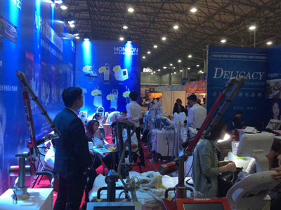 ����ʮһ�ý����ϲ������� �����ꏊ�����L��