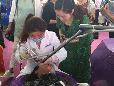 �����ꏊ(qi��ng)���ӝ�(j��)��������(hu��)���ܚgӭ